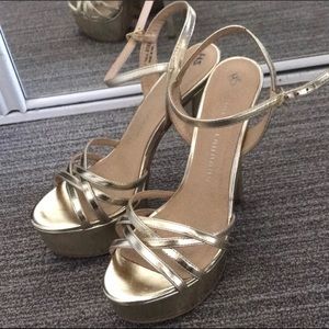 Chinese Laundry Teaser Platforms Gold
